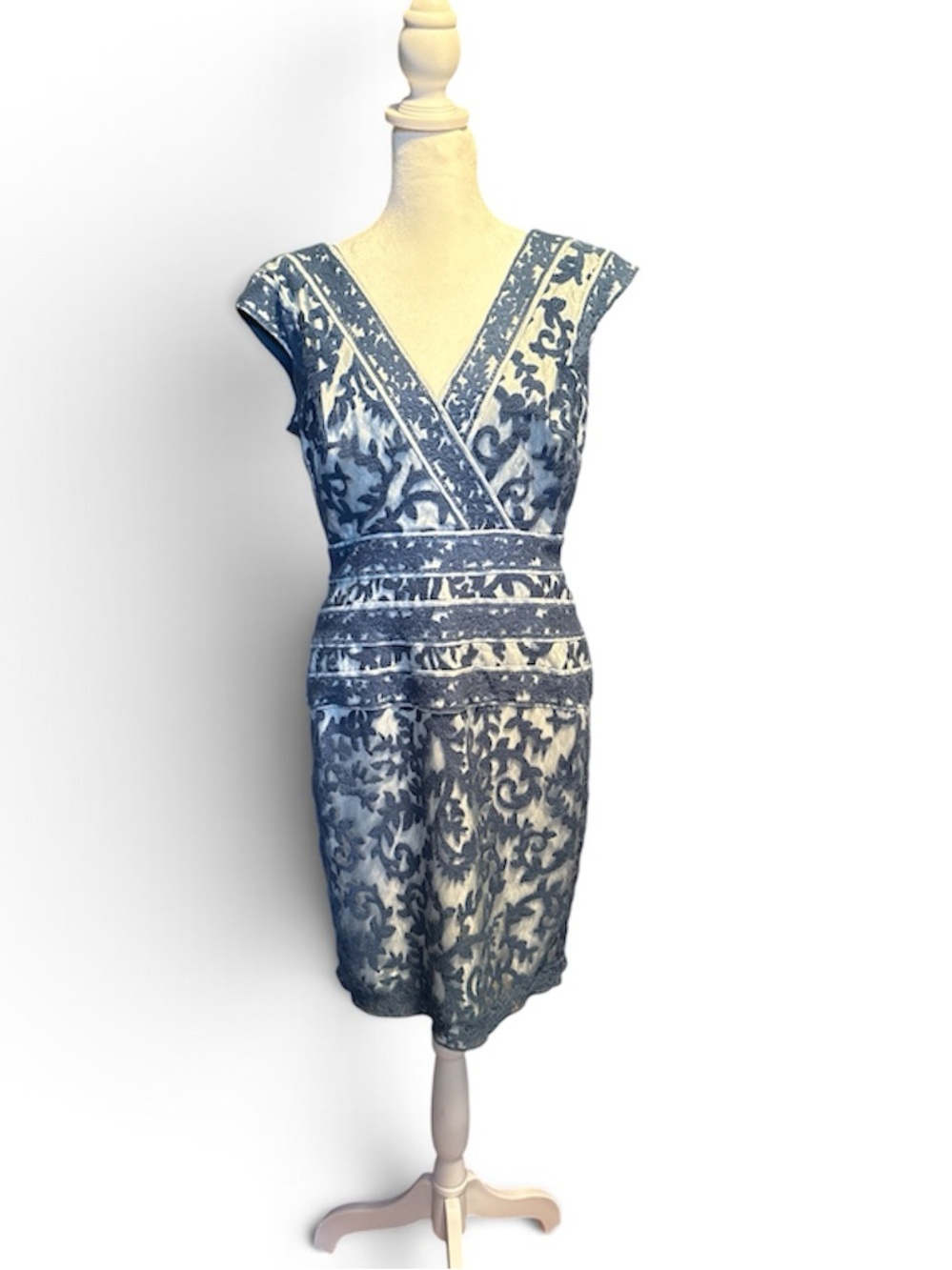 Tadashi Shoji Sleeveless Lined Blue V-Neck Dress-Size 10-***Read Description
